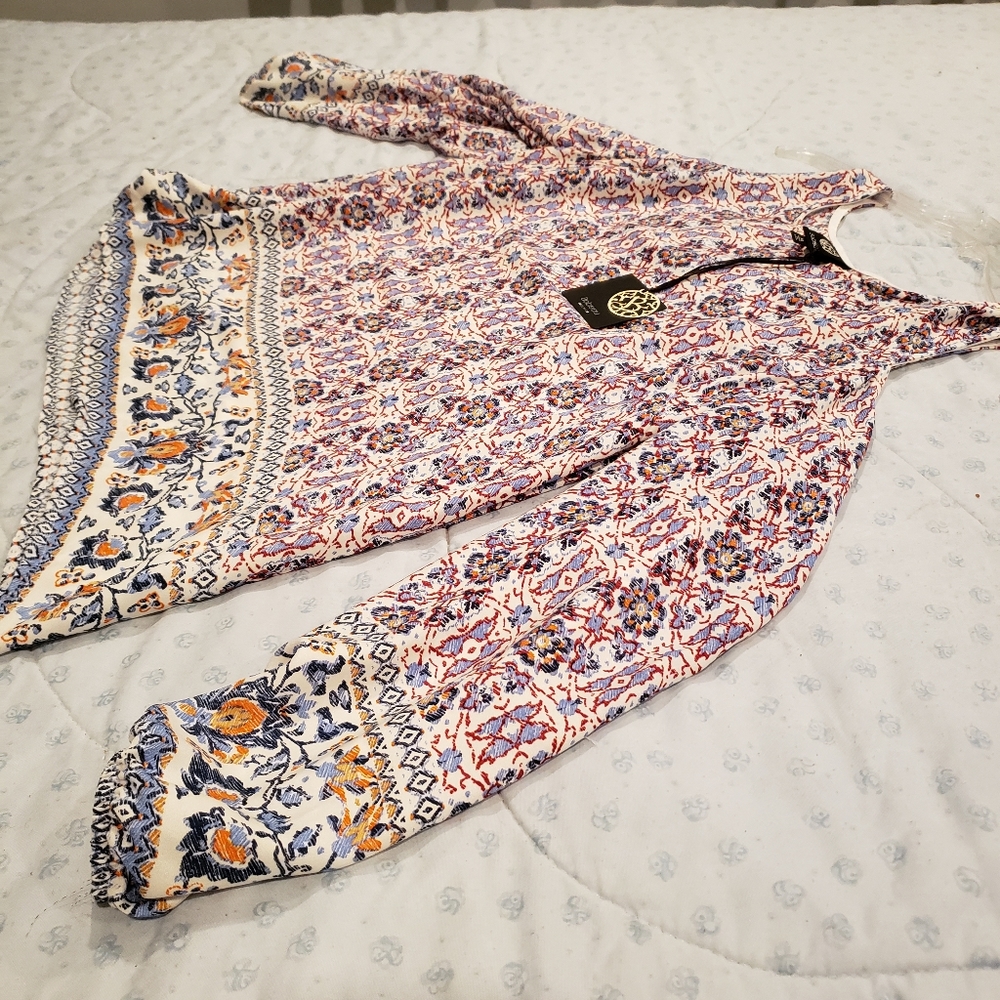 Blouse, long sleeve, shoulders out